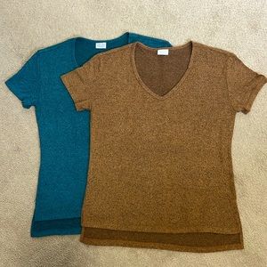 Lot of 2 ABOUND super soft v neck tshirt green teal and camel brown small